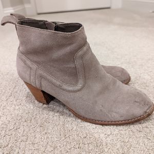 Dolce Vita seude boots (size 7.5)